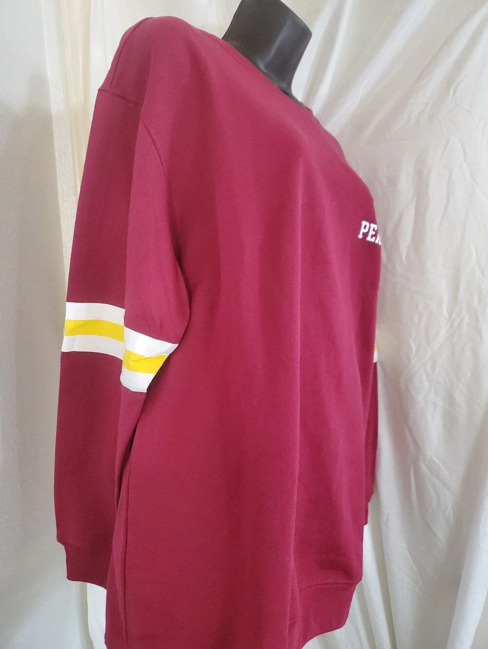 Peanuts Snoopy & Woodstock  established 1950 #50 dark red sweatshirt size L NEW